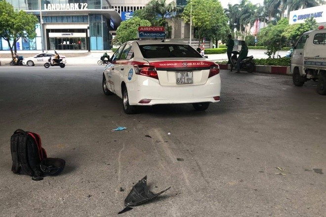 Bản tin 8H: Thí sinh thi THPT ở Hà Nội bị taxi cán qua người nguy kịch Hiện trường vụ tai nạn. Ảnh: P.H/Zing