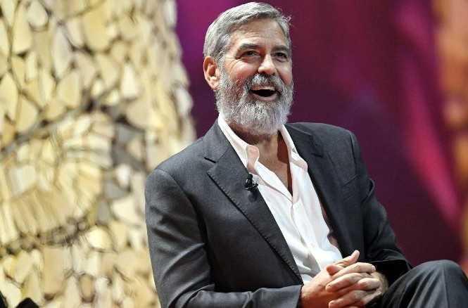 Tài tử George Clooney tặng 14 bạn thân mỗi người 1 triệu USD George Clooney.