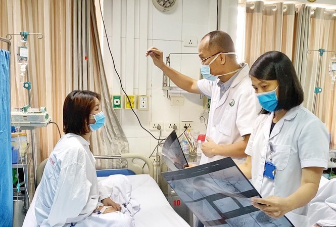 Cô gái 27 tuổi mù mắt, hoại tử mũi và trán khi tiêm filler tại spa Cô gái 27 tuổi mù mắt, hoại tử mũi và trán khi tiêm filler tại spa