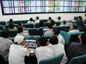 VN-Index và HNX-Index cùng tăng, thanh khoản cải thiện VN-Index và HNX-Index cùng tăng, thanh khoản cải thiện