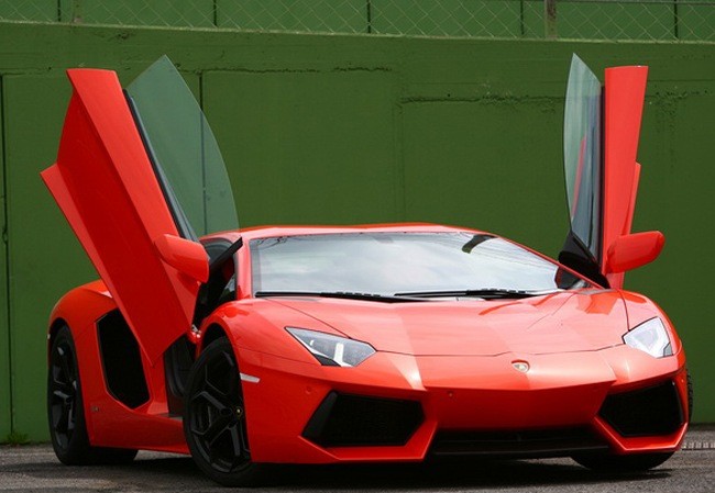 Cặp đôi siêu phẩm Lamborghini Aventador cập bến VN? Cặp đôi siêu phẩm Lamborghini Aventador cập bến VN?