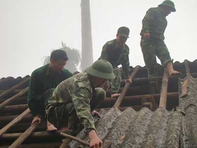 Bộ đội Biên phòng giúp dân sau bão lũ Bộ đội Biên phòng giúp dân sau bão lũ