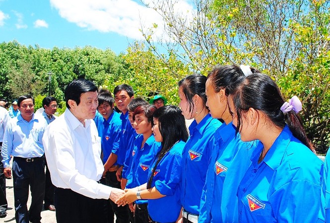 Xử lý các điểm nóng sạt lở, khôi phục rừng Xử lý các điểm nóng sạt lở, khôi phục rừng