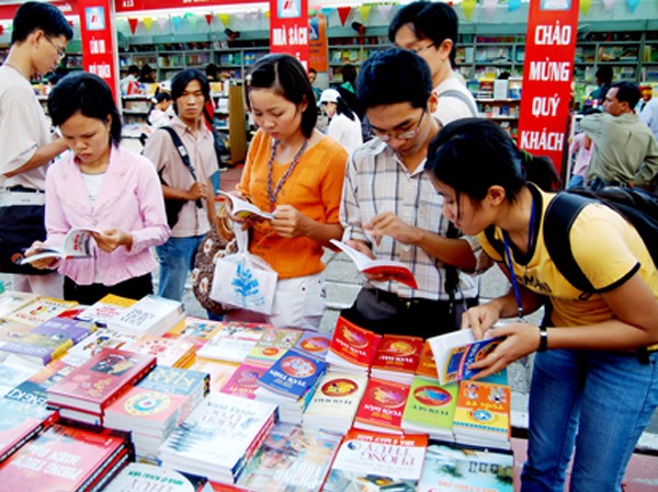 Lo 'bán cái' trong xuất bản Lo 'bán cái' trong xuất bản