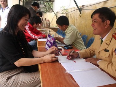 Sang tên xe máy, ôtô cần những giấy tờ gì? Sang tên xe máy, ôtô cần những giấy tờ gì?