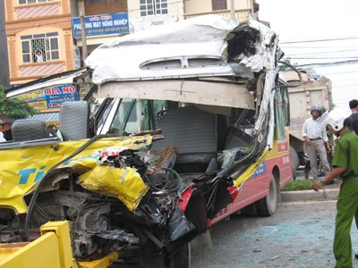 30 người chết/ngày vì tai nạn giao thông Bộ trường GTVT Hồ Nghĩa Dũng đề xuất nên có ngày tưởng niệm các nạn nhân chết do TNGT Ảnh: Đức Nam