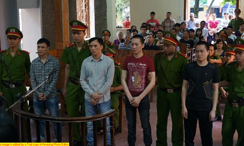 Xử vụ mua bán trái phép gần 100 bánh heroin Xử vụ mua bán trái phép gần 100 bánh heroin