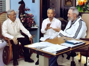 Tổng Bí thư thăm lãnh tụ Cuba Fidel Castro Tổng Bí thư thăm lãnh tụ Cuba Fidel Castro