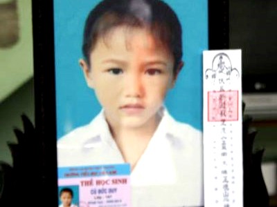 Thù hận điên cuồng của kẻ giết bé trai chín tuổi Thù hận điên cuồng của kẻ giết bé trai chín tuổi
