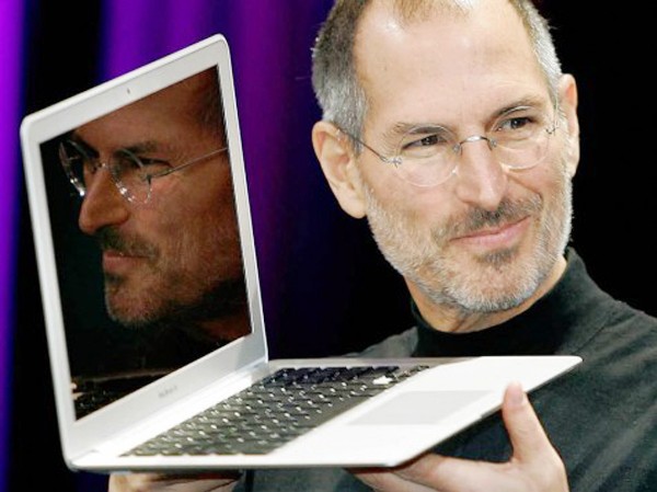 Những bài học từ cuộc đời Steve Jobs Sẽ không nhiều người làm được như Steve Jobs, nhưng ít nhất chúng ta có thể học được nhiều điều từ cuộc sống của ông.