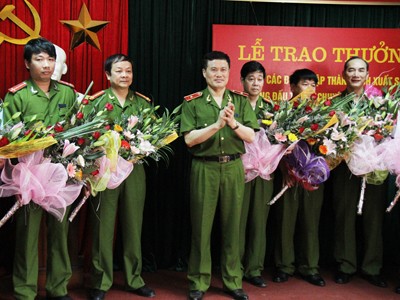Nghi phạm cầm đầu đường dây ma túy xuyên quốc gia đang bỏ trốn Nghi phạm cầm đầu đường dây ma túy xuyên quốc gia đang bỏ trốn