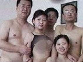 Lộ 100 ảnh sex tập thể của quan chức cấp cao Trung Quốc Lộ 100 ảnh sex tập thể của quan chức cấp cao Trung Quốc
