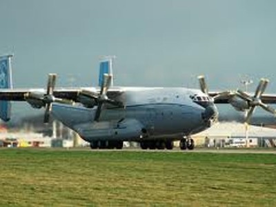 Máy bay quân sự rơi, 12 người chết Máy bay vận tải AN-22 do Nga chế tạo Ảnh: flightglobal.com