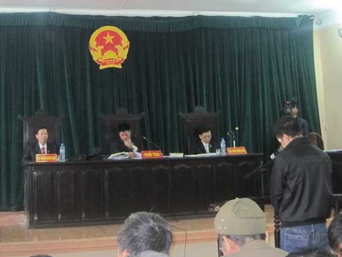 60 tháng tù cho kẻ hành hung người dân Văn Giang 60 tháng tù cho kẻ hành hung người dân Văn Giang