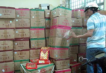 Ém hàng không nguồn gốc chờ Tết Ém hàng không nguồn gốc chờ Tết