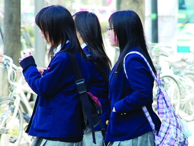Trong thế giới mại dâm teen Trong thế giới mại dâm teen