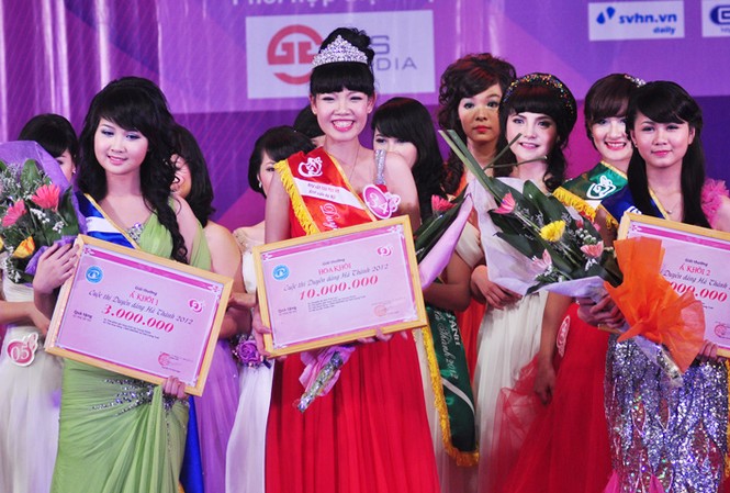 Nữ sinh cao 1m74 là Hoa khôi Duyên dáng Hà thành Nữ sinh cao 1m74 là Hoa khôi Duyên dáng Hà thành