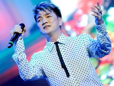 Xem Đàm Vĩnh Hưng hát 'Tuổi hồng thơ ngây' Xem Đàm Vĩnh Hưng hát 'Tuổi hồng thơ ngây'