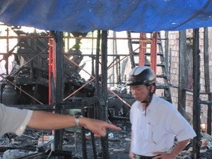 Cháy nhà nửa đêm, ba chị em thiệt mạng Cháy nhà nửa đêm, ba chị em thiệt mạng