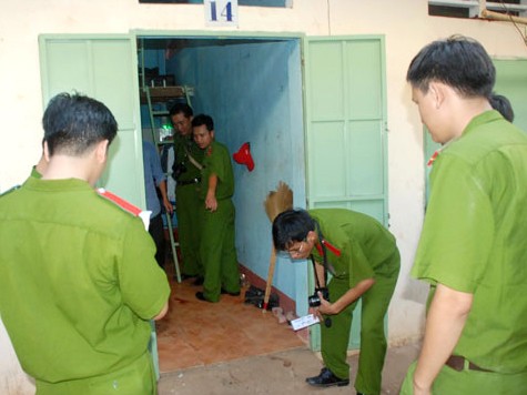 Bị vợ sát hại dã man khi đến thăm con Bị vợ sát hại dã man khi đến thăm con