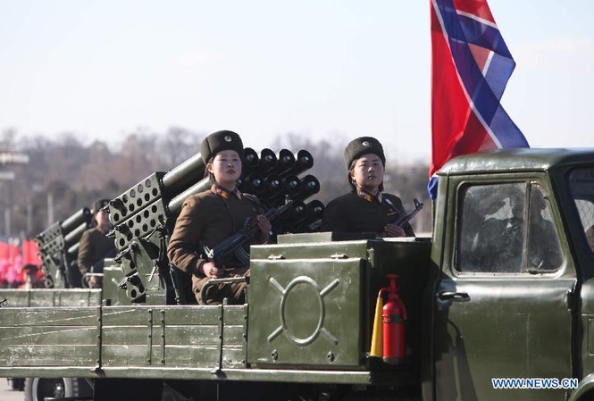 Diễu binh rầm rộ tưởng nhớ cố lãnh đạo Kim Jong Il Diễu binh rầm rộ tưởng nhớ cố lãnh đạo Kim Jong Il
