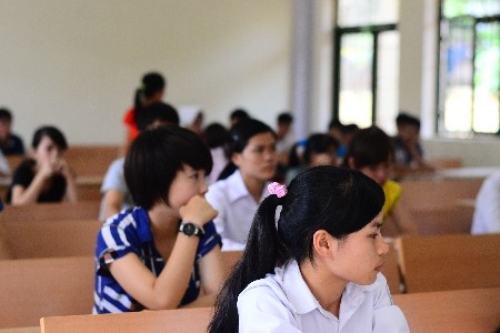 Lịch thi đại học đợt 2 năm 2012 Thí sinh trong kỳ thi đại học đợt 1 năm 2012