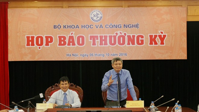 Ba nhà máy điện hạt nhân Trung Quốc nằm sát Việt Nam Thứ trưởng Bộ Khoa học và Công nghệ Phạm Công Tạc cho biết, khoảng cách 50 cây số không nghĩa lý gì nếu sự cố phóng xạ xảy ra.