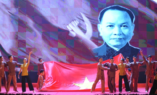 Đồng chí Trường Chinh là “Tổng Bí thư của đổi mới” Chương trình nghệ thuật kỷ niệm 110 năm ngày sinh Tổng Bí thư Trường Chinh.
