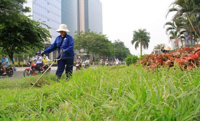 Hoạt động ì ạch, doanh nghiệp công ích có nguy cơ thất nghiệp Công nhân của doanh nghiệp hoạt động công ích đối mặt với nguy cơ dôi dư lao động.