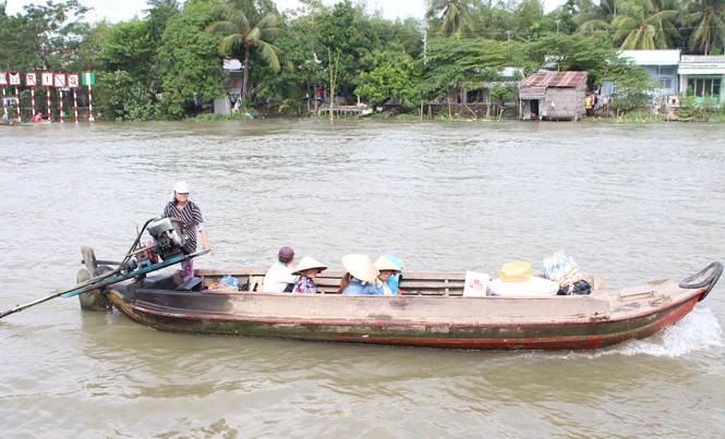 Đời đò dọc Một buổi sáng chờ đợi chỉ được bấy nhiêu khách.