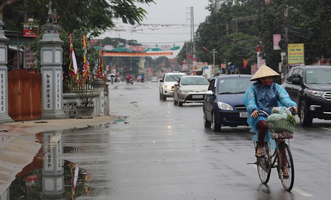 Quốc lộ bị bóp méo vì vướng nhà thờ họ Nhà thờ họ Đặng đang án ngữ trên hành lang ATGT đường bộ.