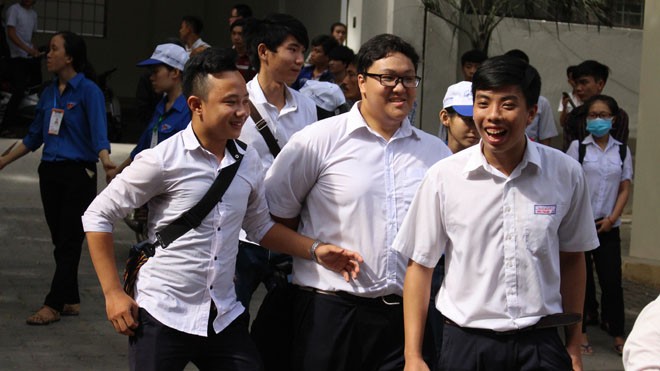 ĐH Đà Nẵng công bố chỉ tiêu xét tuyển năm 2017 Các thí sinh tham dự kì thi THPT Quốc gia 2016 tại Cụm thi ĐH Đà Nẵng. Ảnh: Giang Thanh