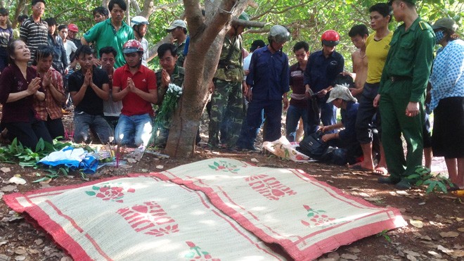 Sau vụ 4 trẻ chết đuối, tỉnh Gia Lai tích cực phòng chống nạn đuối nước Gia đình khóc thương bốn nữ học sinh xấu số trong vụ đuối nước ngày 29/3