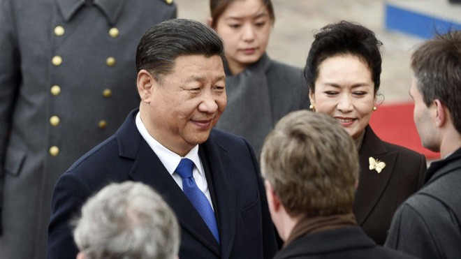 Trung Quốc lo mất mặt vì ông Trump Chủ tịch Trung Quốc Tập Cận Bình và Phu nhân Bành Lệ Viện đến Phần Lan hôm qua. Ông Tập dự kiến gặp Tổng thống Donald Trump vào ngày 6/7. Ảnh: Getty Images