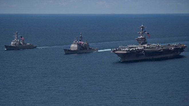 Người Hàn Quốc bị Mỹ 'lừa dối' trong vụ tàu sân bay tới Triều Tiên? Tàu sân bay Carl Vinson trên Ấn Độ Dương tuần trước. Ảnh: US Navy