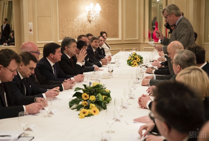 Không muốn căng với Nga, NATO hoãn cuộc gặp với Ukraine Ảnh: Unian