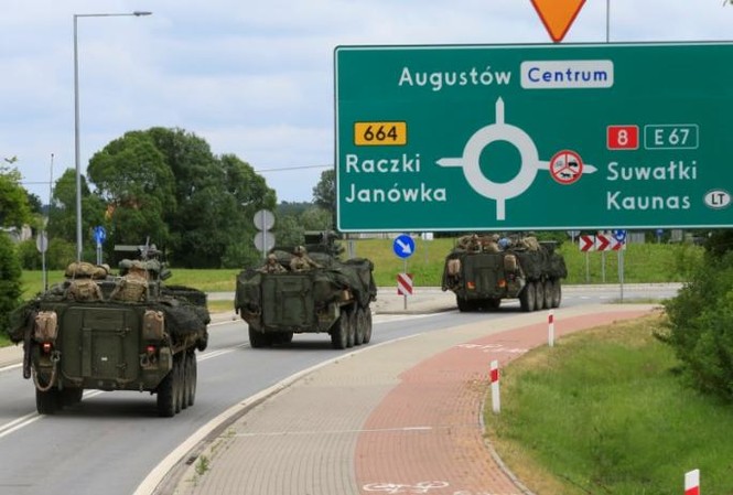 NATO tập trận 'chống cuộc tấn công của Nga’ Ảnh: Reuters