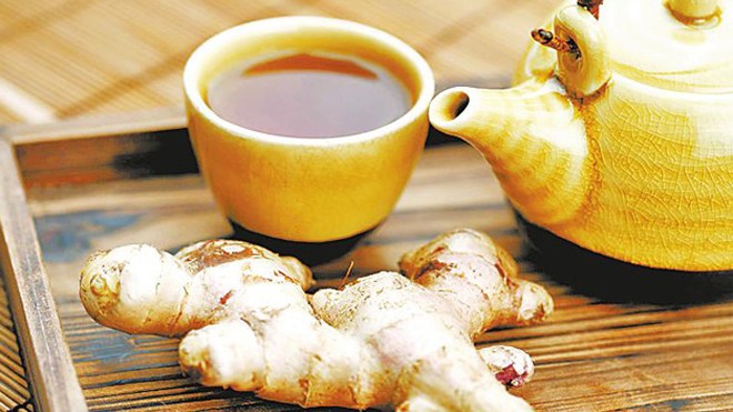 Cách xử lý nhanh chứng đau bụng tiêu chảy ban đêm Trà gừng giúp bạn giảm cơn đau bụng do lạnh. Ảnh: T.L