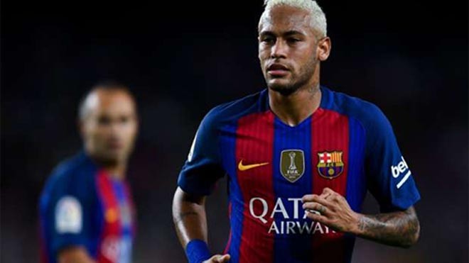 PSG dùng 250 triệu đôla để săn chữ ký Neymar Neymar có thể khiến PSG tốn rất nhiều tiền, nhưng bù lại là một tiền đạo đẳng cấp cao. Ảnh: Reuters