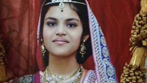 Bé gái tử vong sau gần 70 ngày nhịn ăn Aradhana Samdariya. Ảnh: BBC