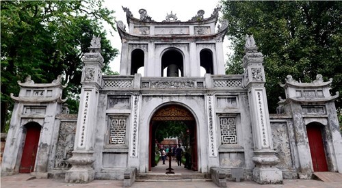 Dư luận ‘dậy sóng’ thế nào qua các lần trùng tu di tích Dư luận ‘dậy sóng’ thế nào qua các lần trùng tu di tích