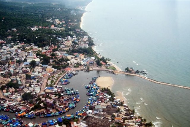 Người dân Phú Quốc, Vân Đồn có thể thu nhập tới 13.000 USD Phú Quốc (Kiên Giang), Vân Phong (Khánh Hoà) và Vân Đồn (Quảng Ninh) là 3 địa điểm được chọn làm đặc khu kinh tế với những cơ chế chính sách đặc biệt, đảm bảo phát triển nhanh nhất (ảnh minh hoạ)