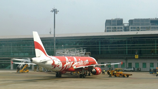 Điều ít biết về hãng hàng không ngoại muốn vào Việt Nam Máy bay của AirAsia tại Sân bay Nội Bài
Ảnh: Sỹ Lực