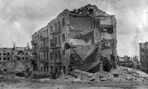 59 ngày tử thủ của trung đội Hồng quân Liên Xô ở Stalingrad "Nhà của Pavlov" ngay sau trận đánh. Ảnh: Wikipedia.