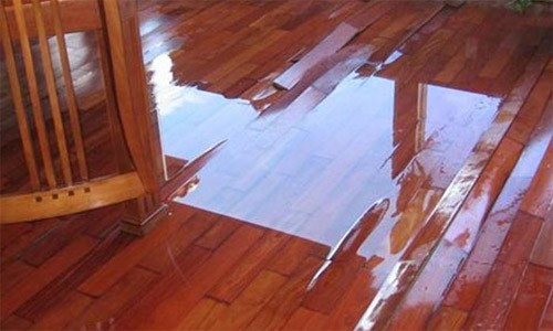 Nhà 5 tầng ở Hà Nội hỏng hết sàn gỗ chỉ vì phễu thu nước Ảnh minh họa: ASD.