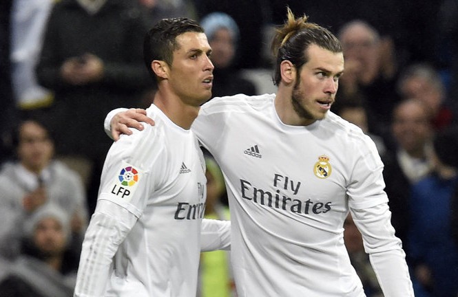 BẢN TIN Thể thao: Bale muốn lương ngang bằng Ronaldo Bale sẽ hương lương ngang Ronaldo, vào khoảng 20 triệu euro/mùa.