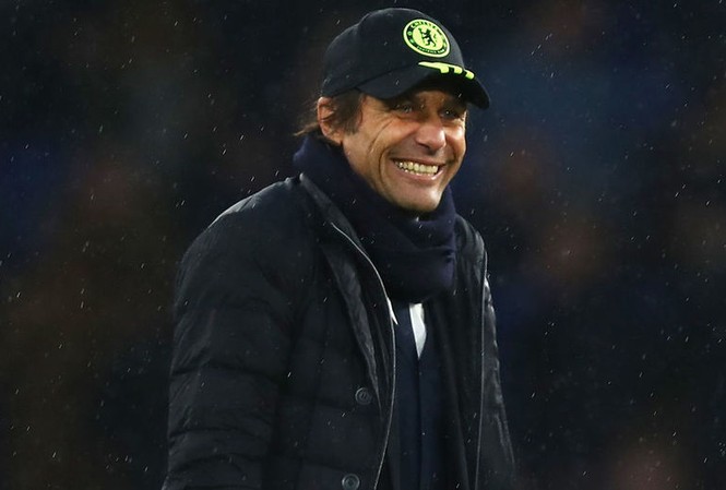 HLV Chelsea sợ cái kết cay đắng như Ranieri HLV Conte lo lắng cho tương lai của mình.