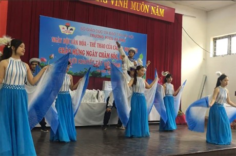 Xúc động với tiết mục múa đặc biệt của học sinh khiếm thính Xúc động với tiết mục múa đặc biệt của học sinh khiếm thính