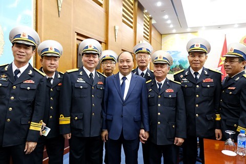 Thủ tướng gặp mặt cựu chiến binh Đoàn tàu Không số. Ảnh baochinhphu.vn