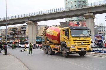 Xác minh dấu hiệu buông lỏng sau vụ nữ sinh bị xe bồn cán chết Xác minh dấu hiệu buông lỏng sau vụ nữ sinh bị xe bồn cán chết